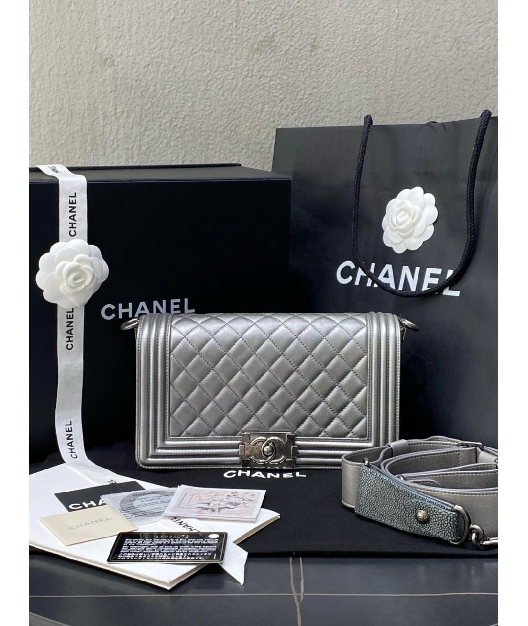 CHANEL Серебряная кожаная сумка через плечо, фото 2