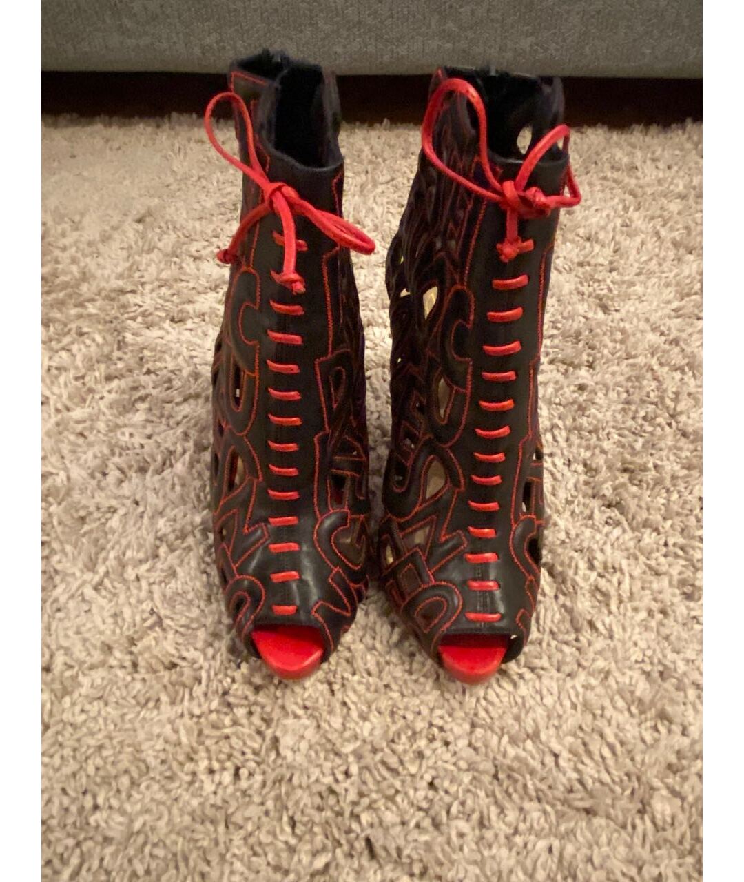 CHRISTIAN LOUBOUTIN Черные кожаные босоножки, фото 2