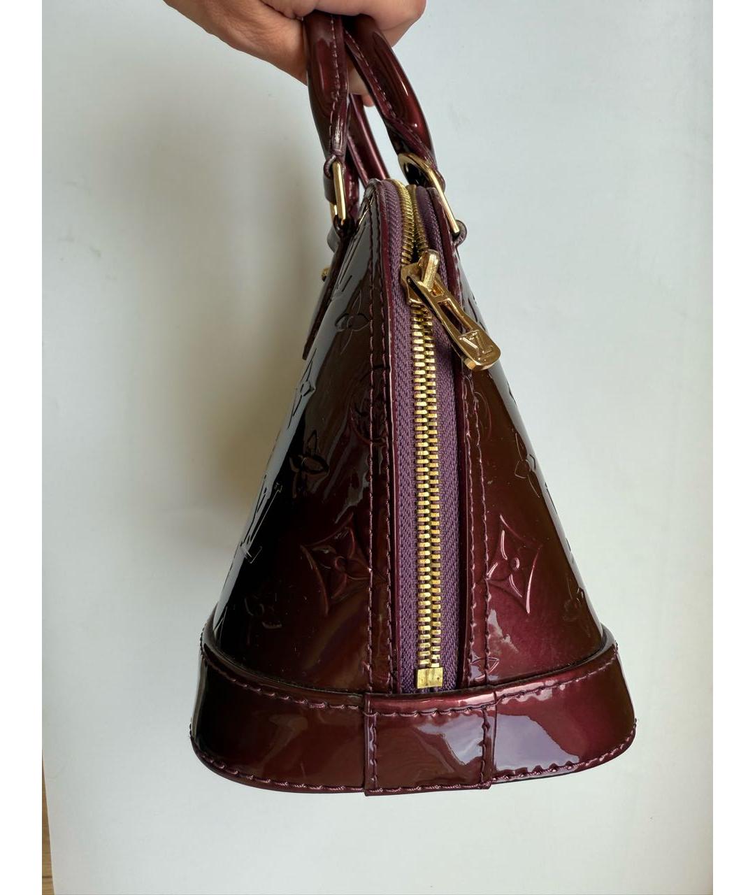 LOUIS VUITTON Бордовая сумка с короткими ручками из лакированной кожи, фото 2