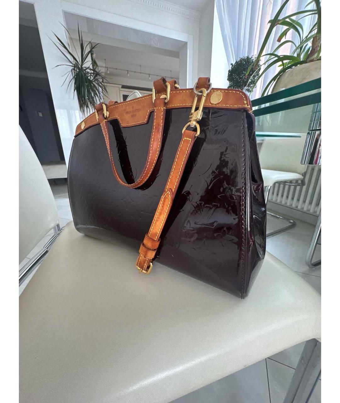 LOUIS VUITTON Коричневая сумка через плечо из лакированной кожи, фото 2