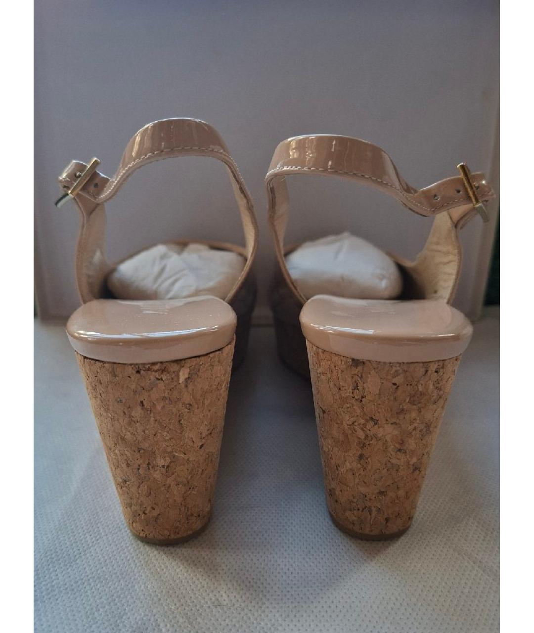 JIMMY CHOO Бежевые босоножки из лакированной кожи, фото 4