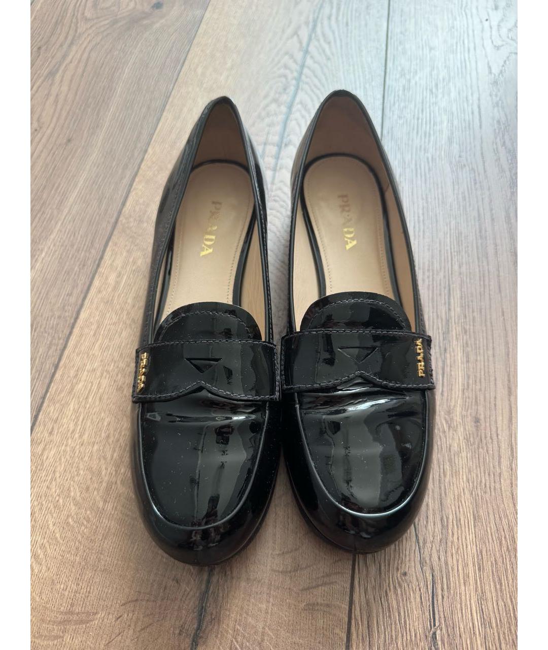 PRADA Черные лоферы из лакированной кожи, фото 2