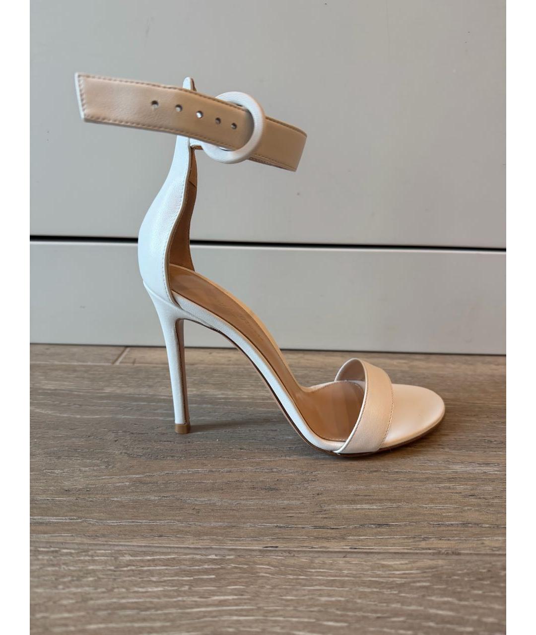 GIANVITO ROSSI Бежевые кожаные босоножки, фото 5