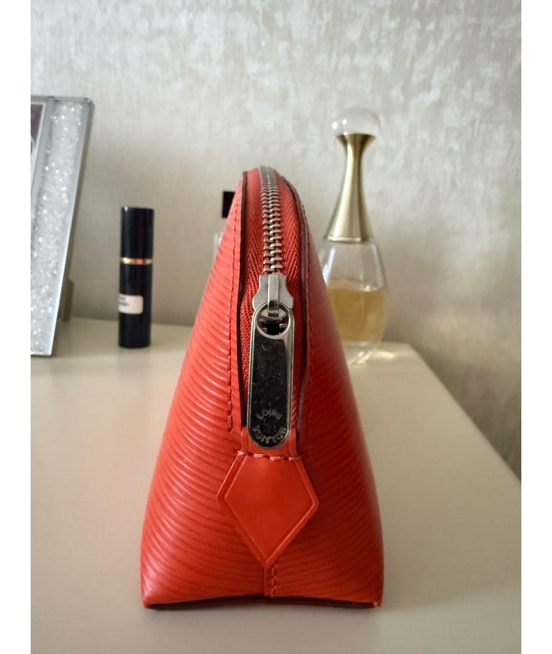 LOUIS VUITTON Оранжевая кожаная косметичка, фото 3