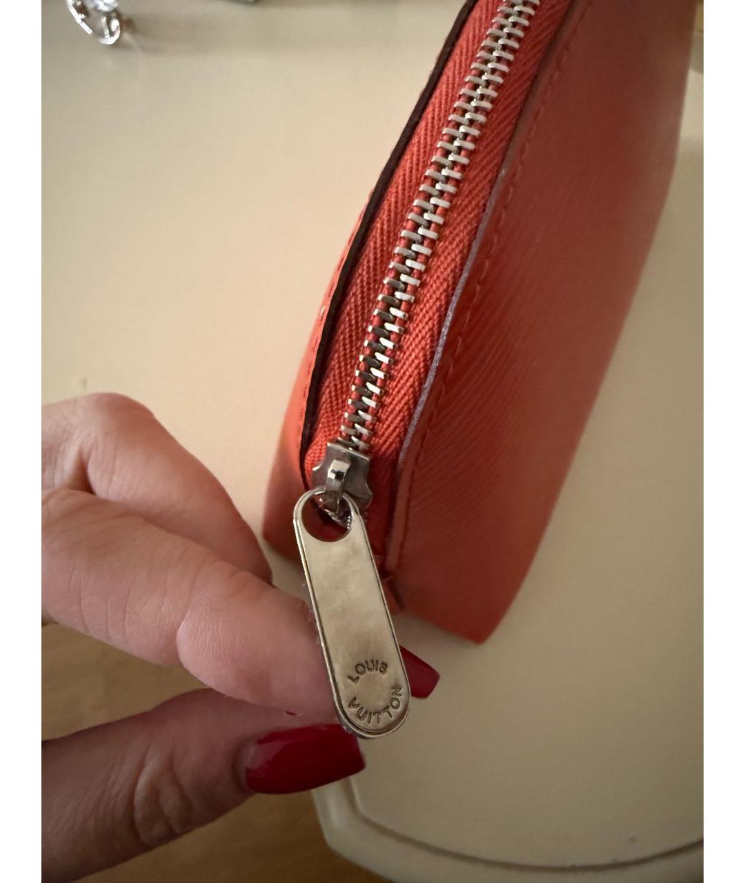 LOUIS VUITTON Оранжевая кожаная косметичка, фото 4