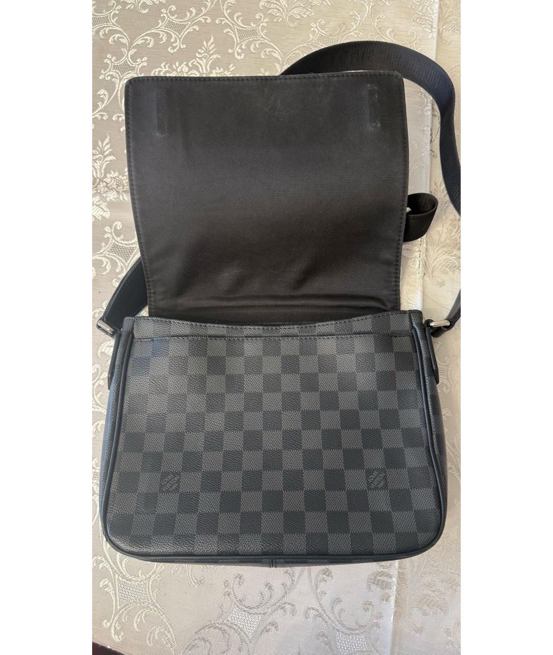 LOUIS VUITTON Черная барсетка, фото 5