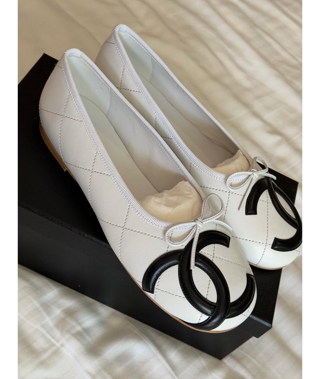 CHANEL Белые кожаные балетки, фото 6
