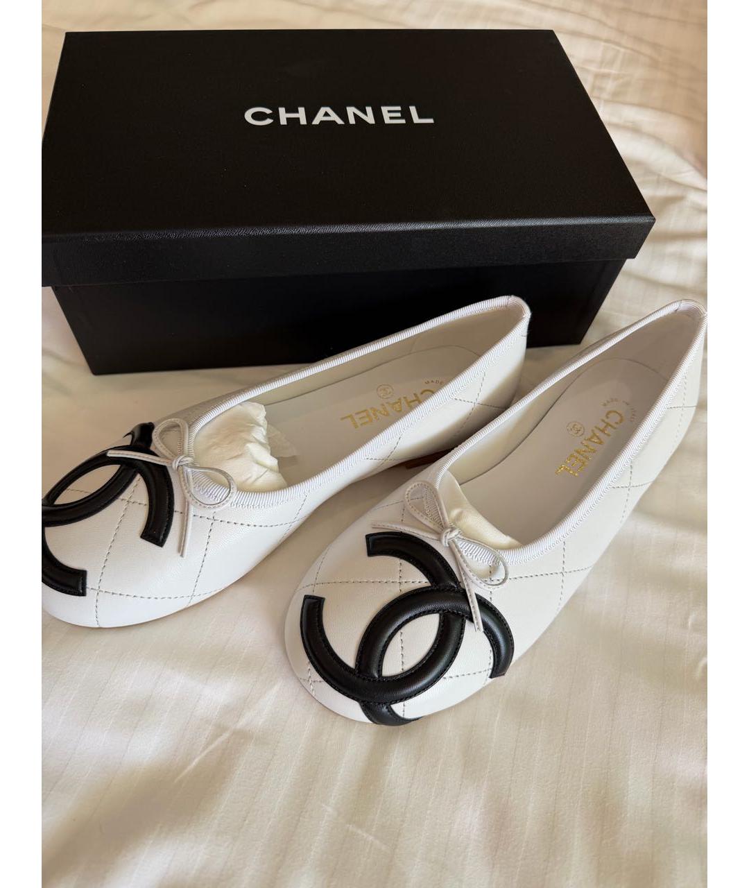CHANEL Белые кожаные балетки, фото 3