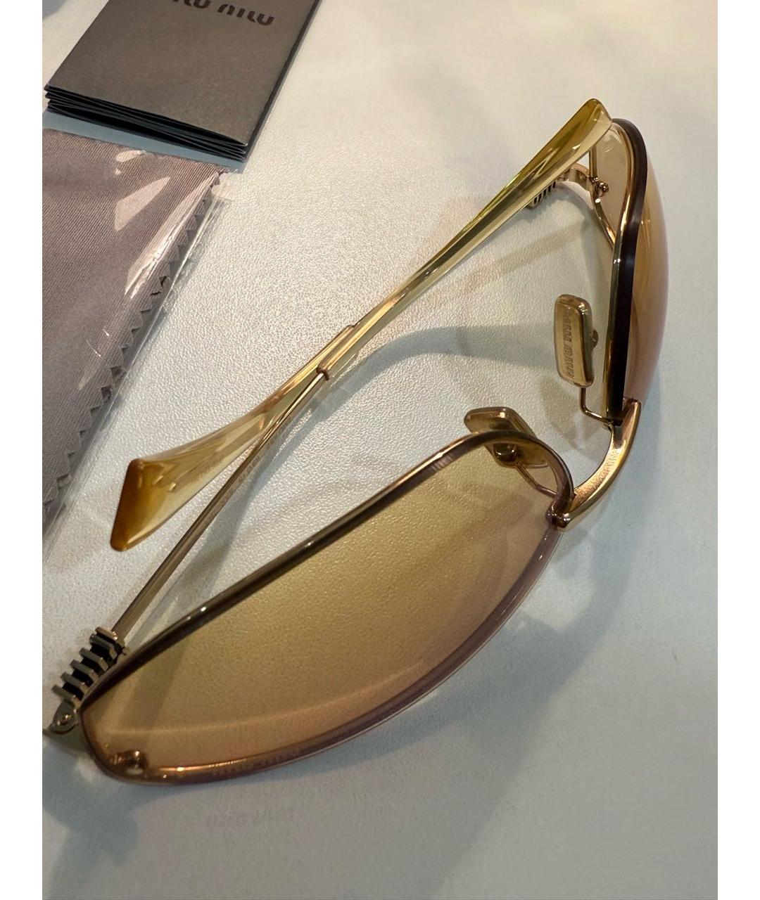MIU MIU Желтые металлические солнцезащитные очки, фото 4
