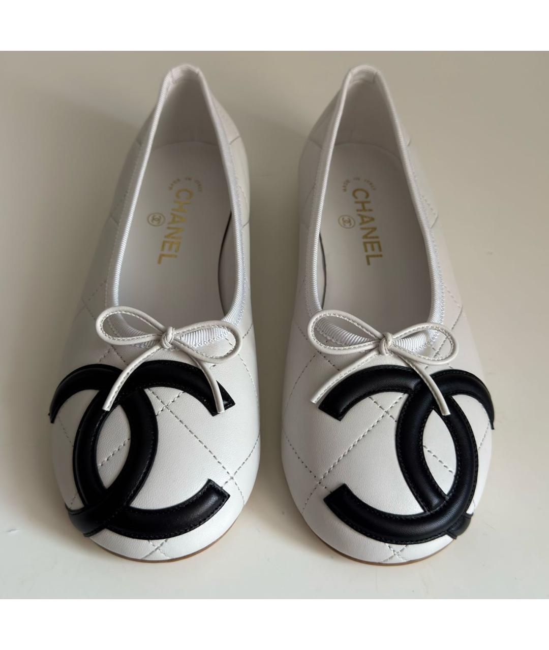 CHANEL Белые кожаные балетки, фото 2