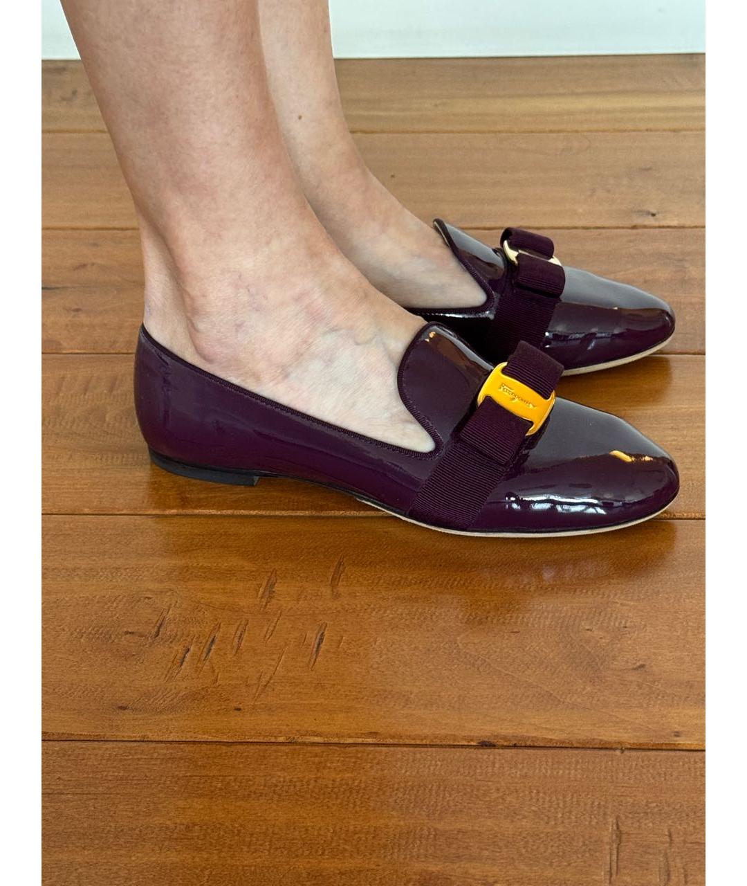 FERRAGAMO Бордовые кожаные лоферы, фото 2