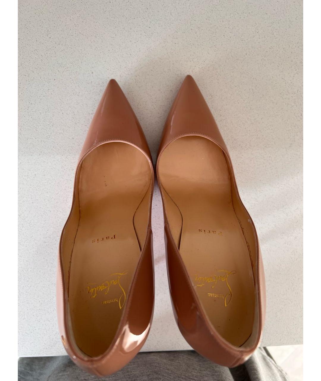 CHRISTIAN LOUBOUTIN Бежевые туфли из лакированной кожи, фото 3
