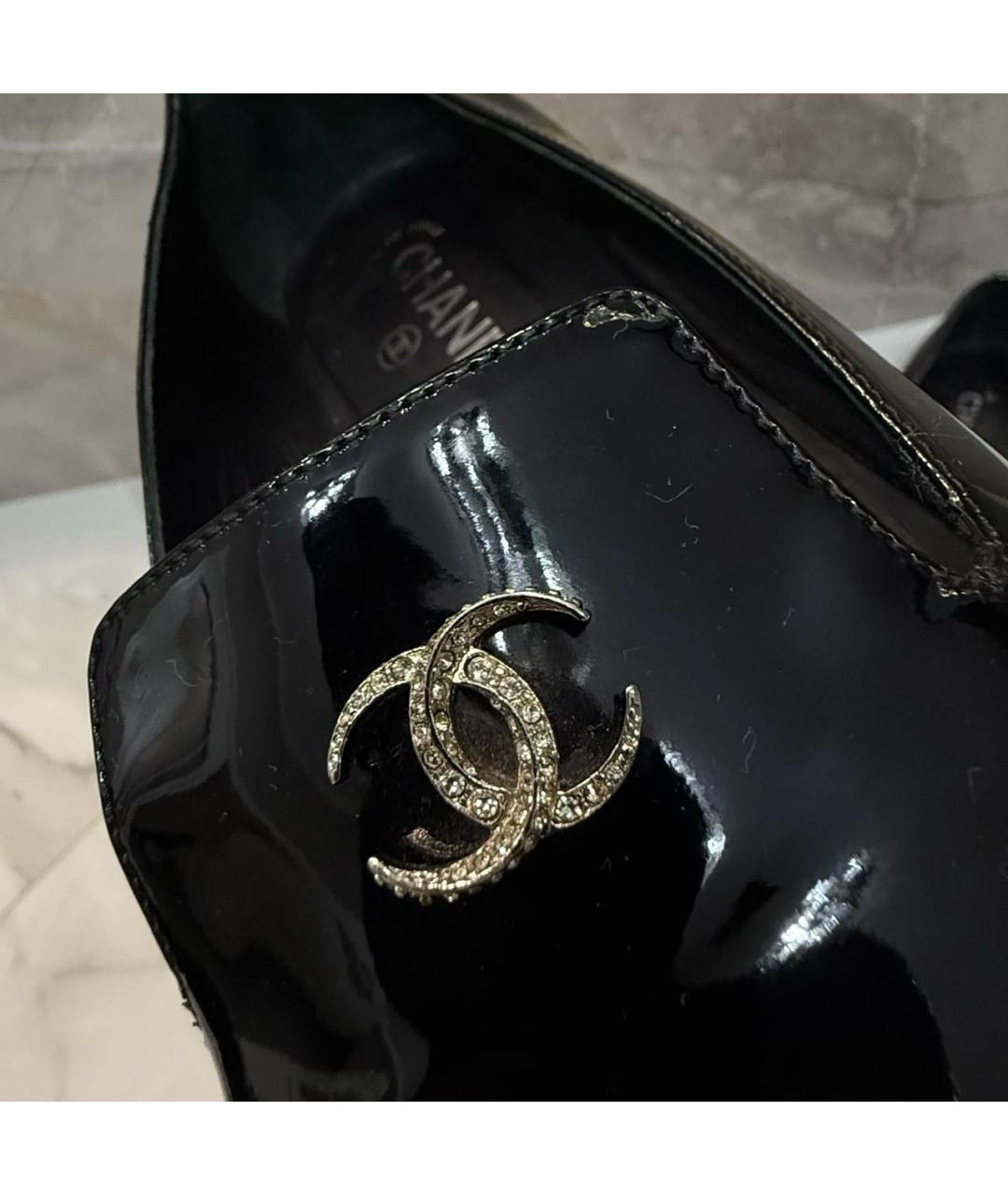 CHANEL Черные лоферы из лакированной кожи, фото 4