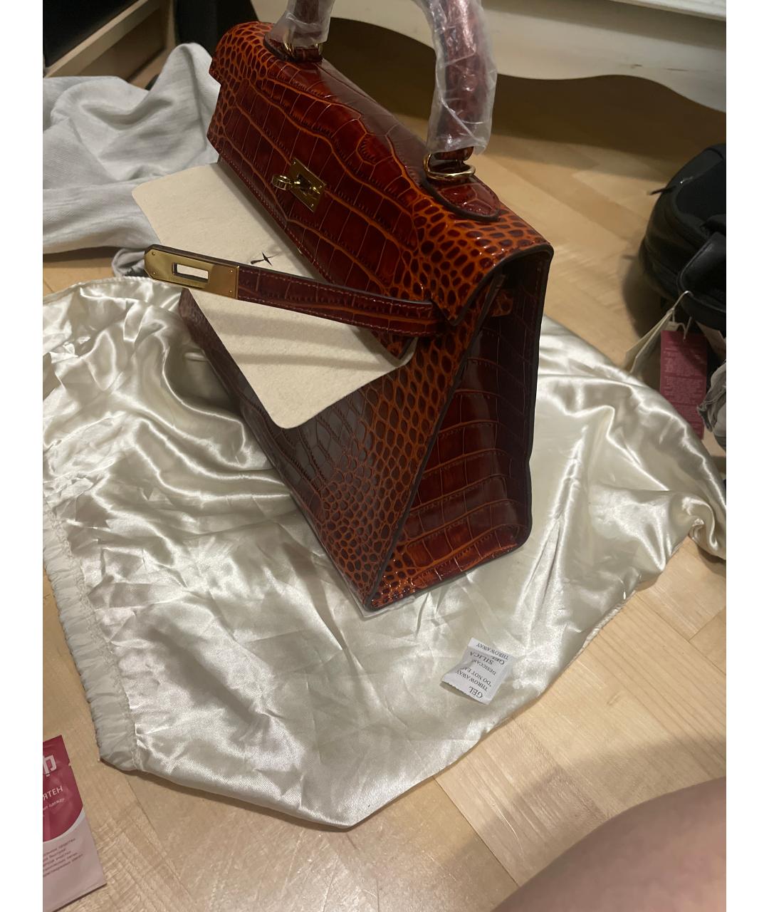 HERMES Коричневая сумка с короткими ручками из лакированной кожи, фото 2