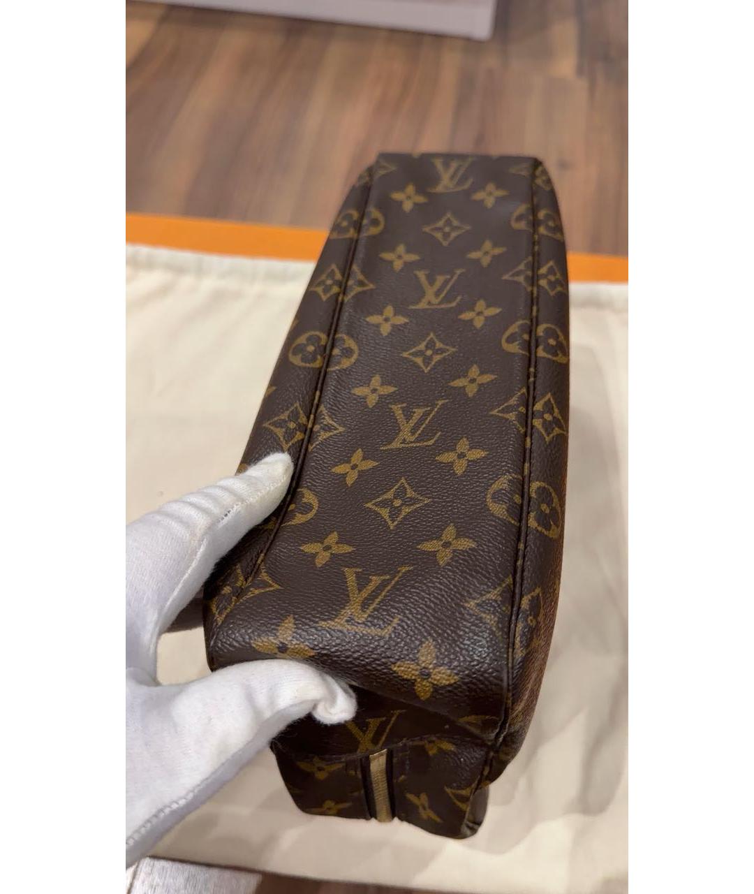 LOUIS VUITTON Коричневая кожаная косметичка, фото 5