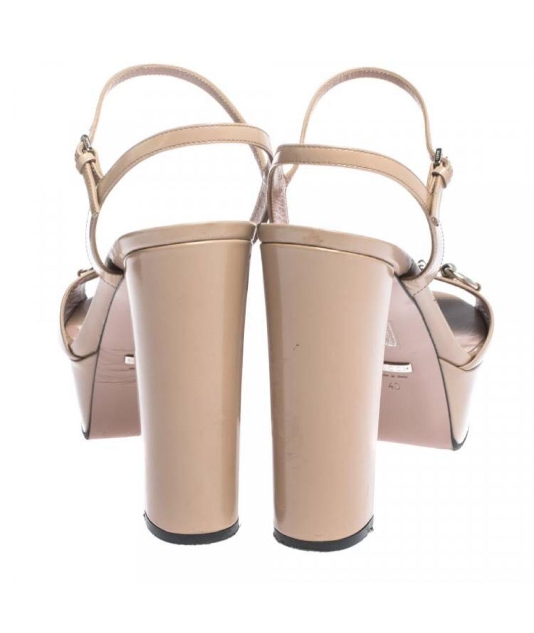 GUCCI Бежевые босоножки из лакированной кожи, фото 3