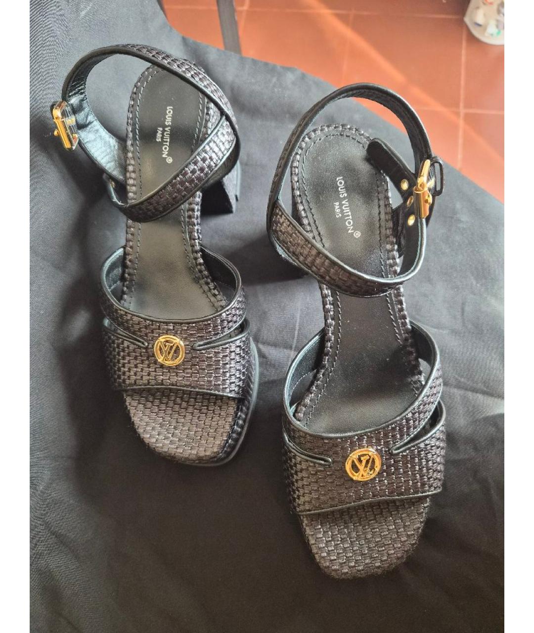 LOUIS VUITTON Черные кожаные босоножки, фото 2