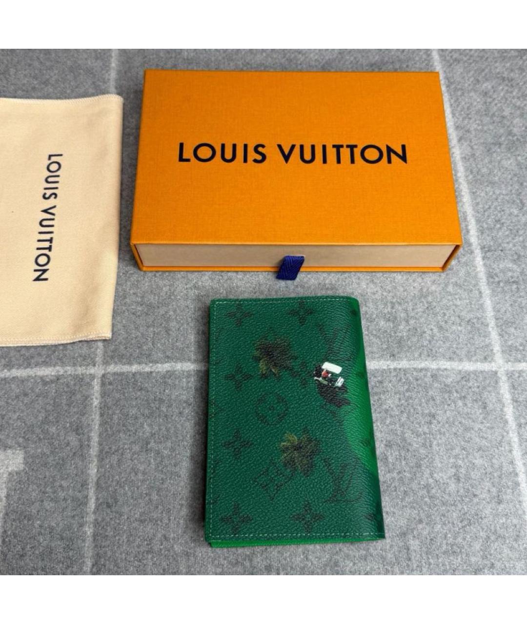 LOUIS VUITTON Зеленая визитница, фото 3