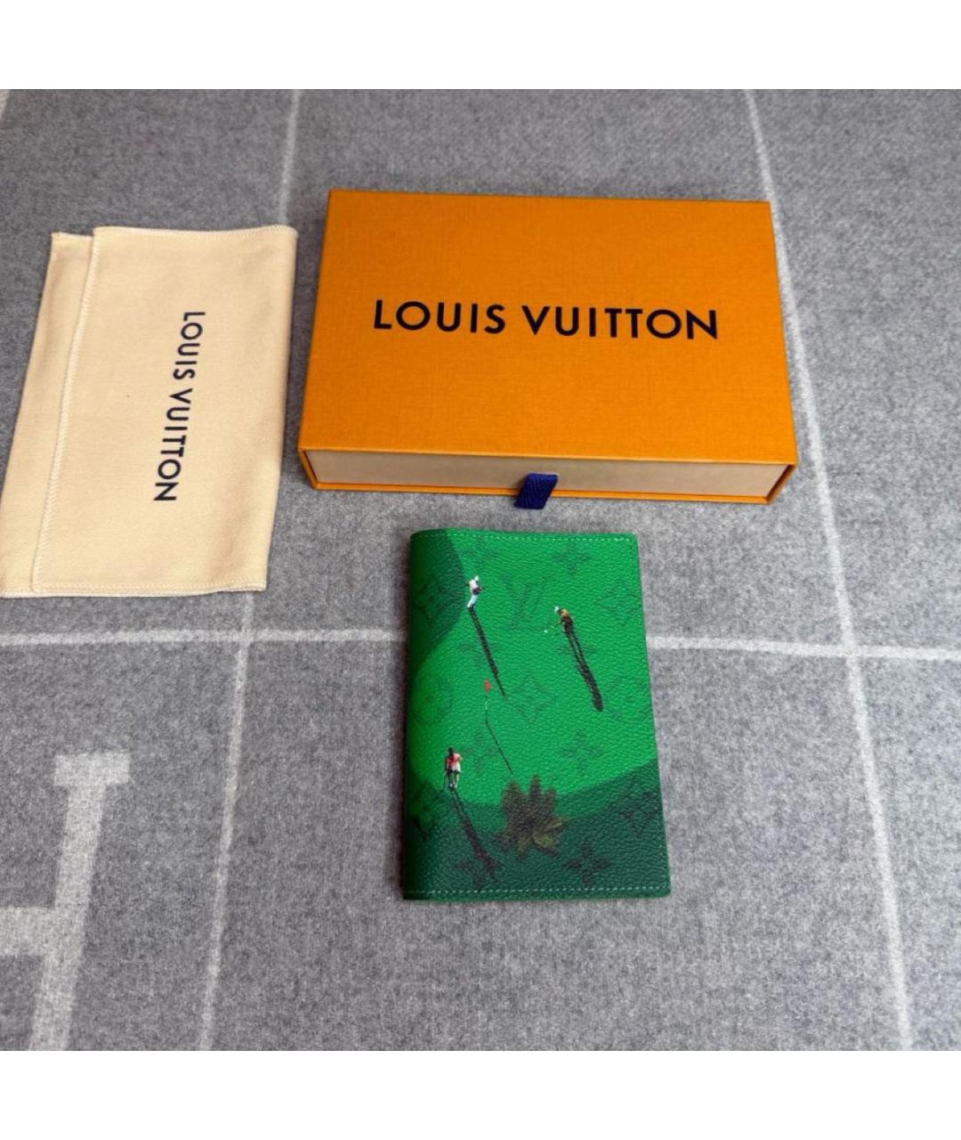 LOUIS VUITTON Зеленая визитница, фото 2