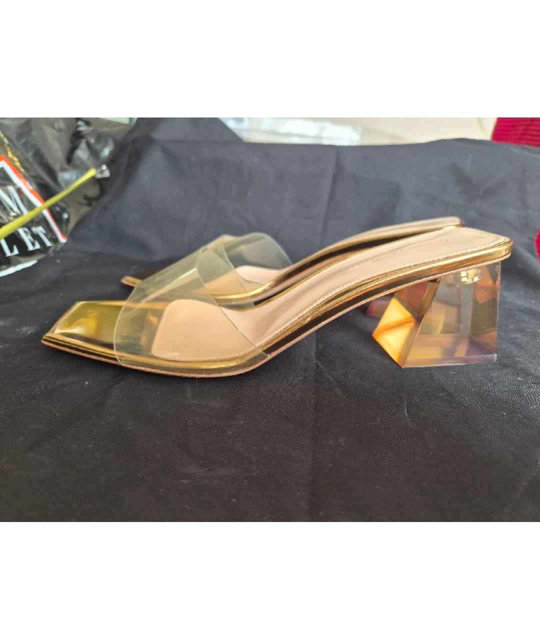 GIANVITO ROSSI Золотые кожаные босоножки, фото 5