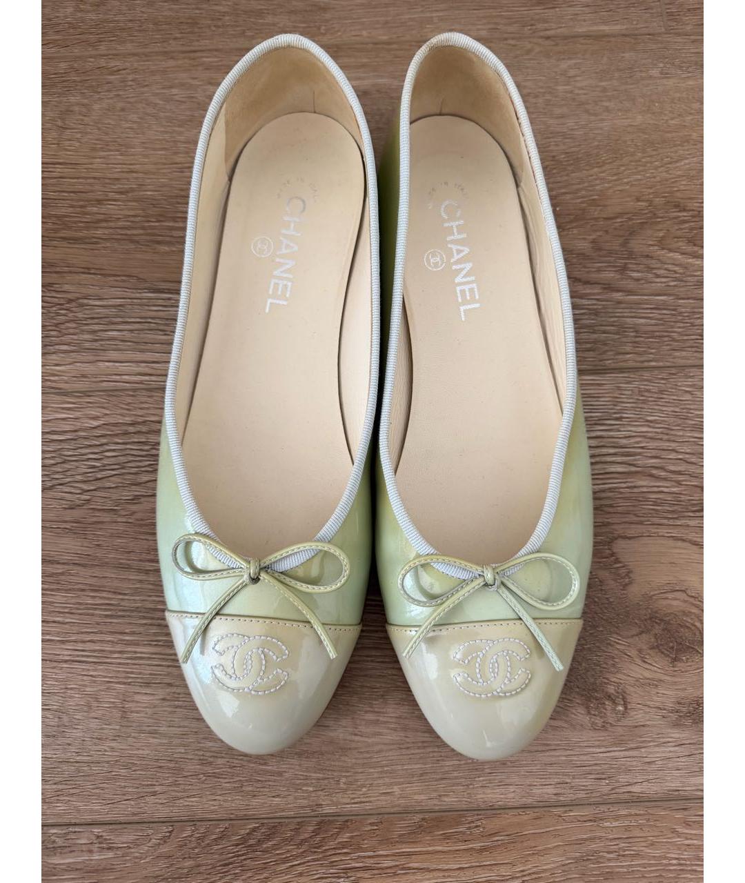 CHANEL Салатовые кожаные балетки, фото 3