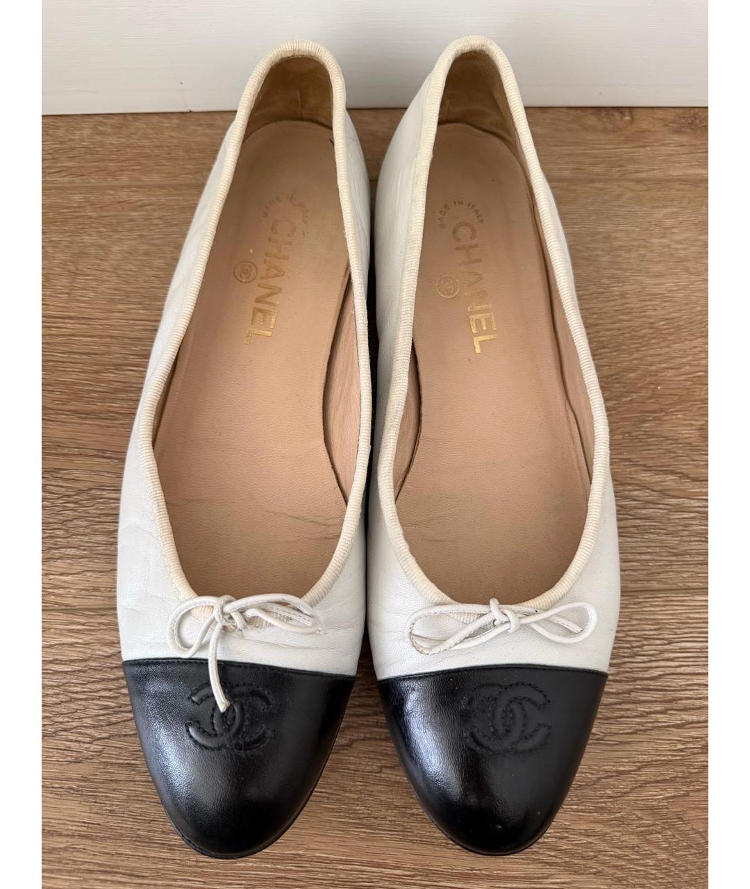 CHANEL Белые кожаные балетки, фото 3