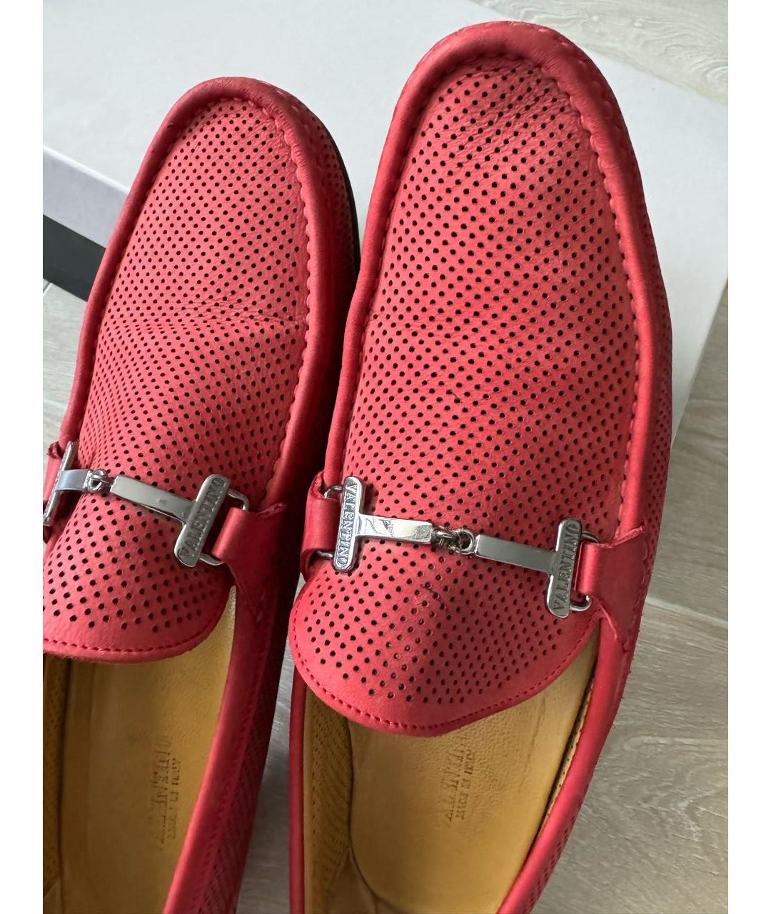 VALENTINO Красные кожаные мокасины, фото 6