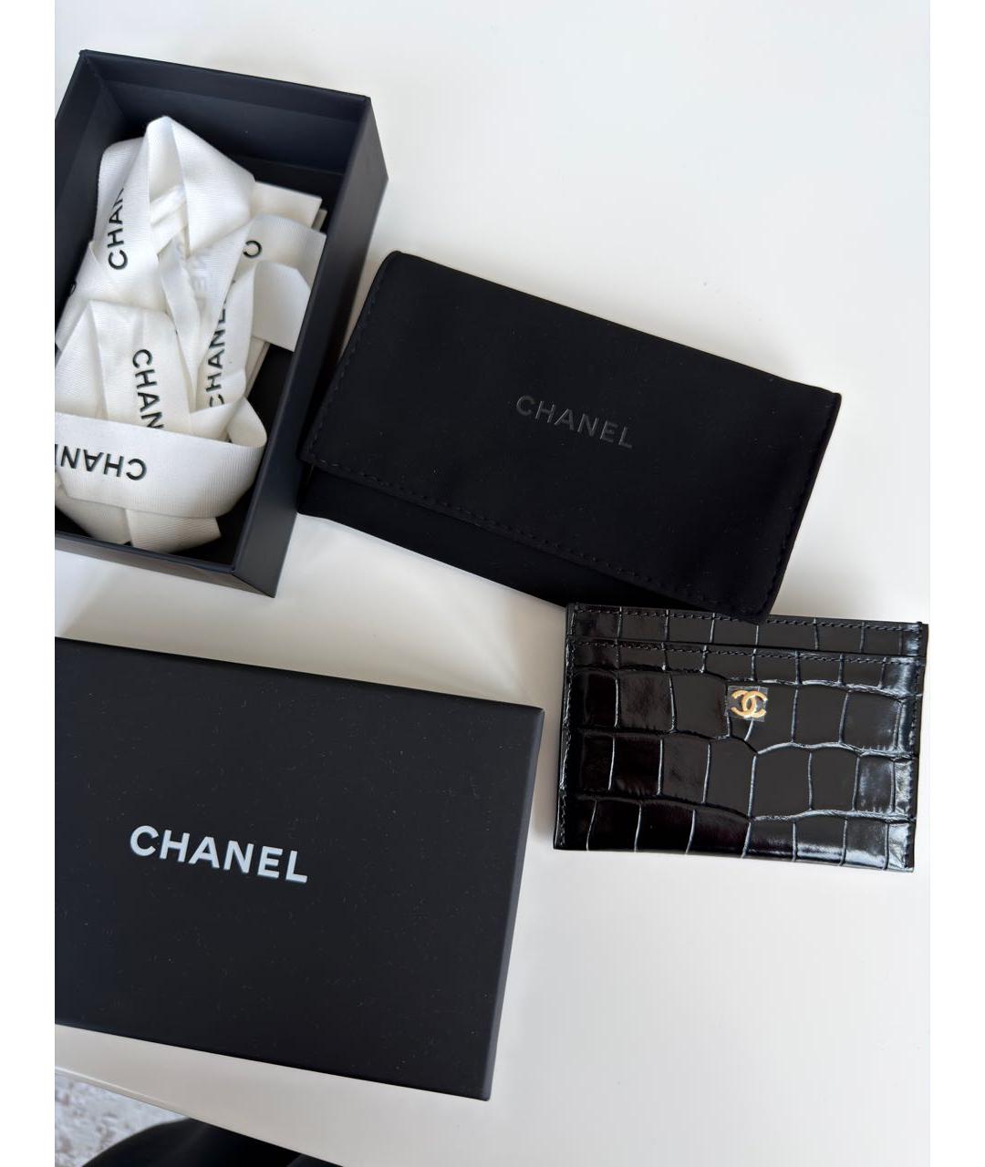 CHANEL Черный кардхолдер из лакированной кожи, фото 3