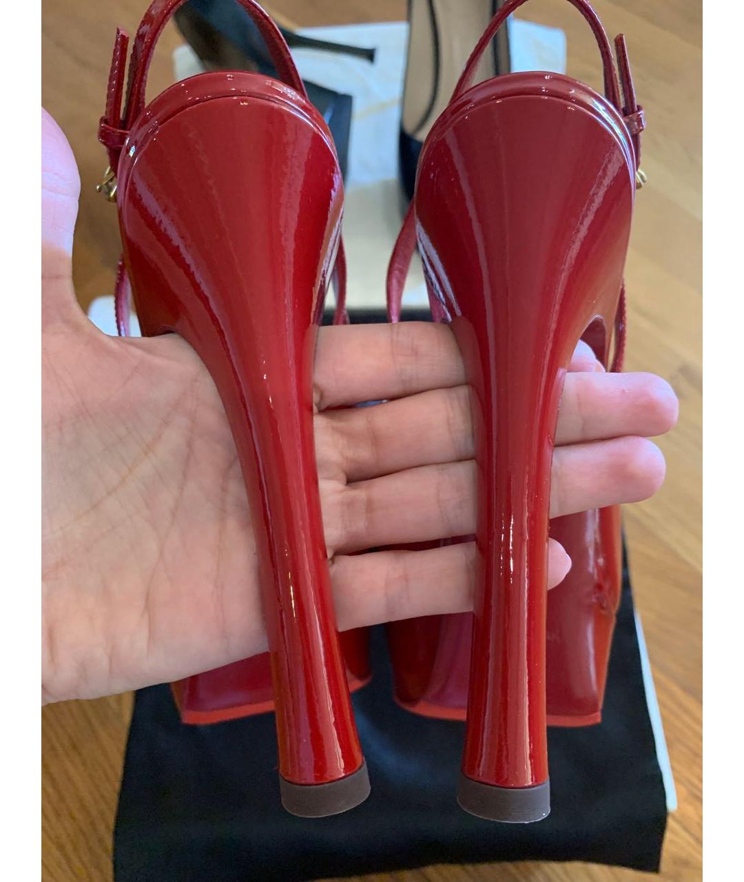SAINT LAURENT Красные босоножки из лакированной кожи, фото 6