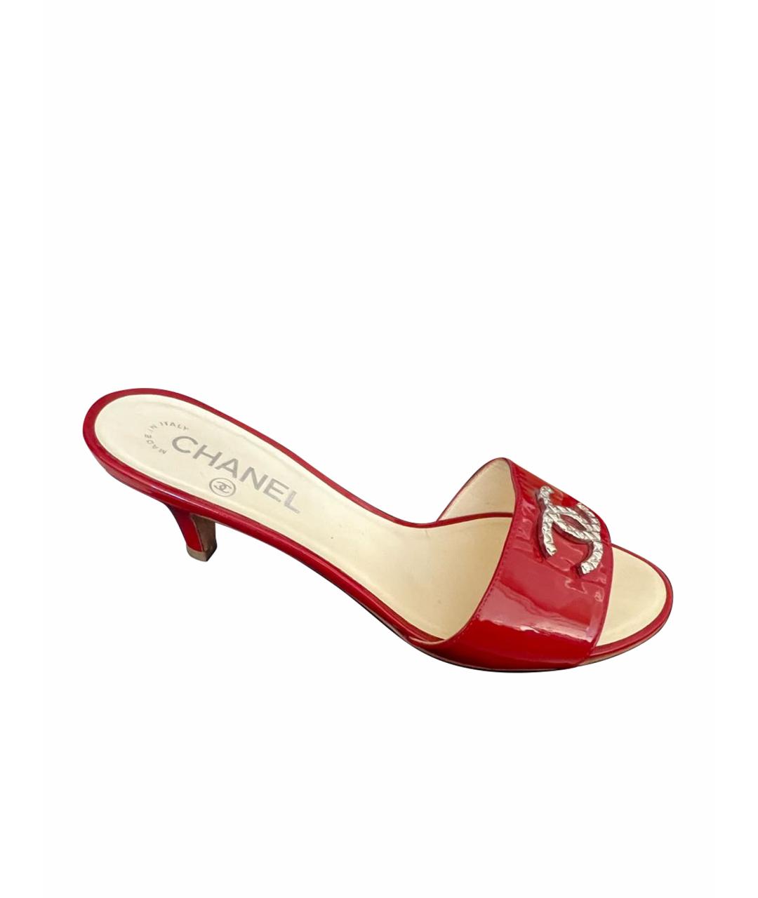 CHANEL Красные босоножки из лакированной кожи, фото 1