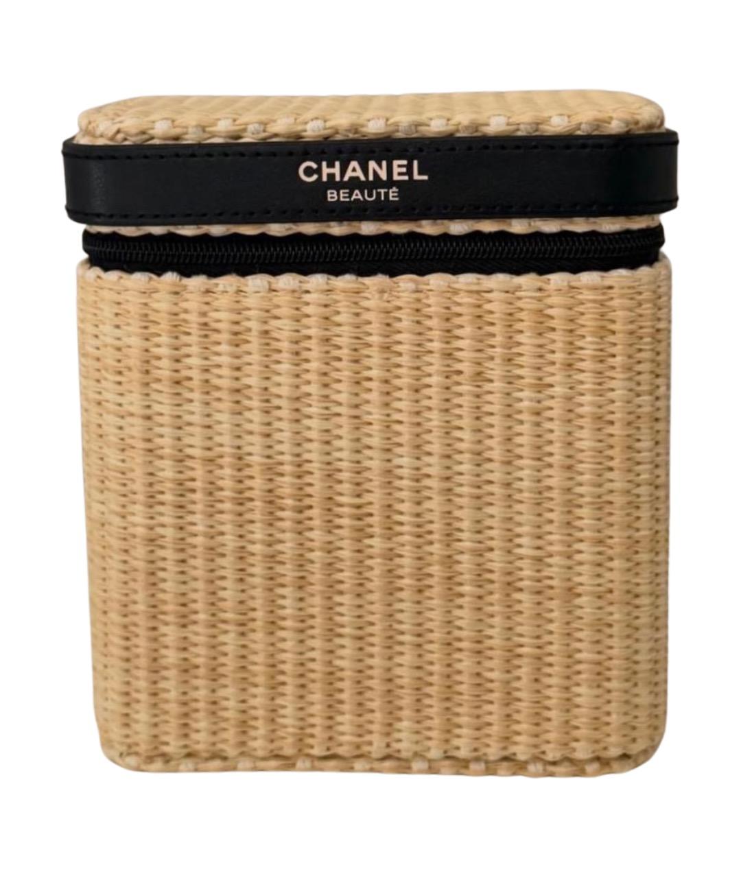 CHANEL BEAUTY Бежевая пелетеная косметичка, фото 1