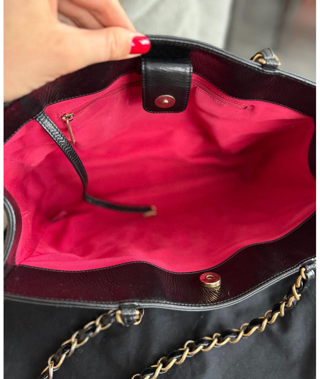 CHANEL Черная сумка тоут из лакированной кожи, фото 3