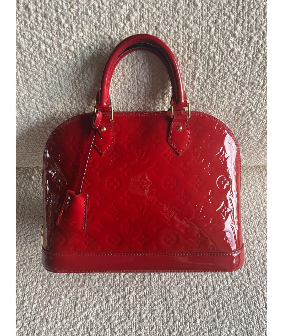 LOUIS VUITTON Красная сумка с короткими ручками из лакированной кожи, фото 3