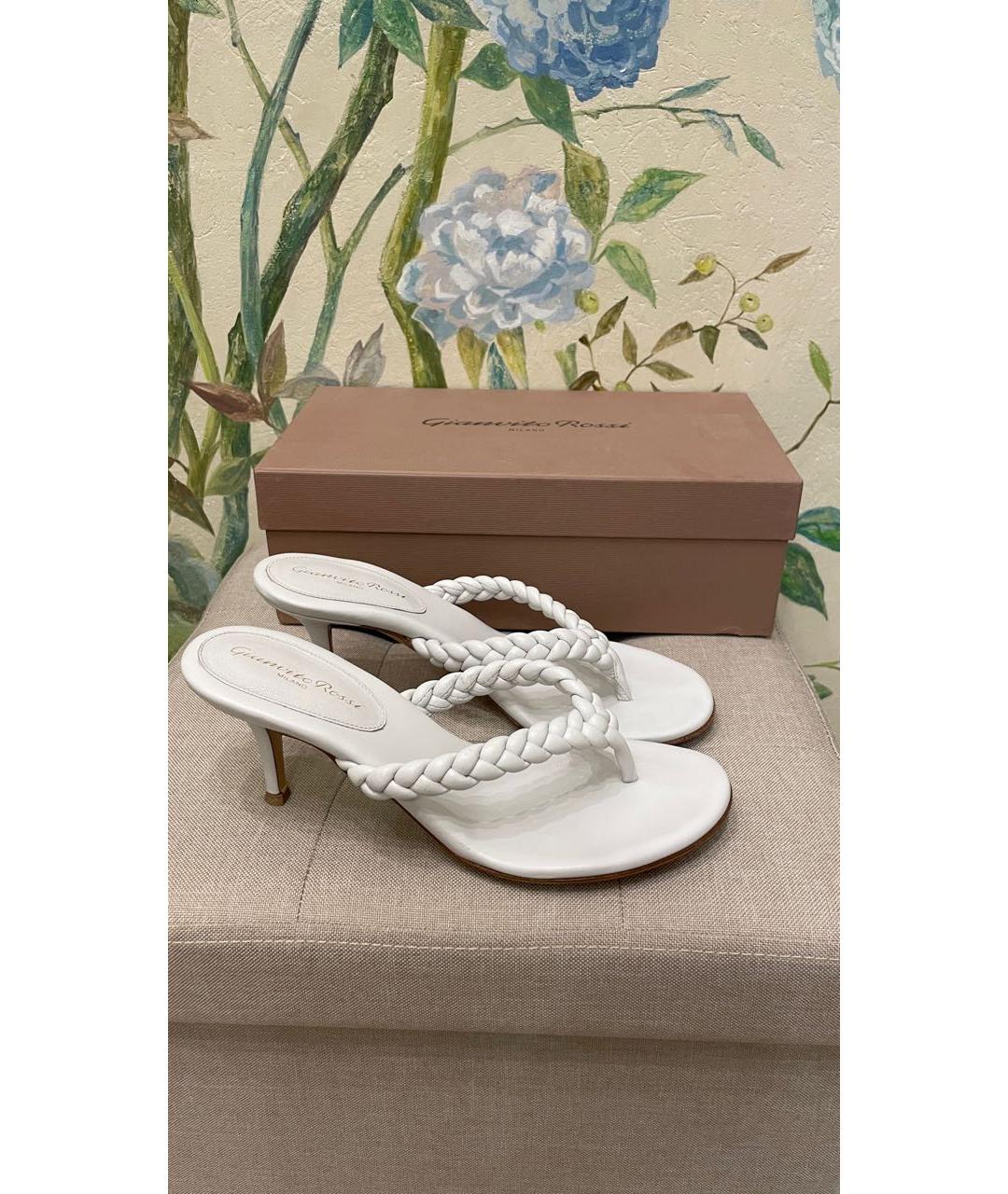 GIANVITO ROSSI Белые кожаные мюли, фото 3