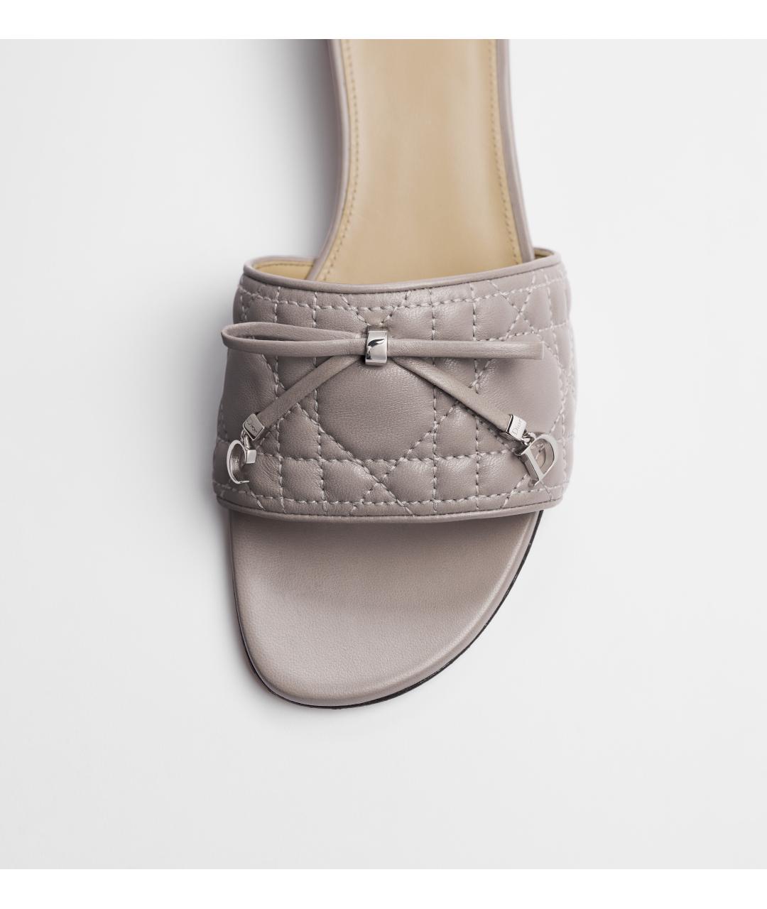CHRISTIAN DIOR Серые кожаные сандалии, фото 2