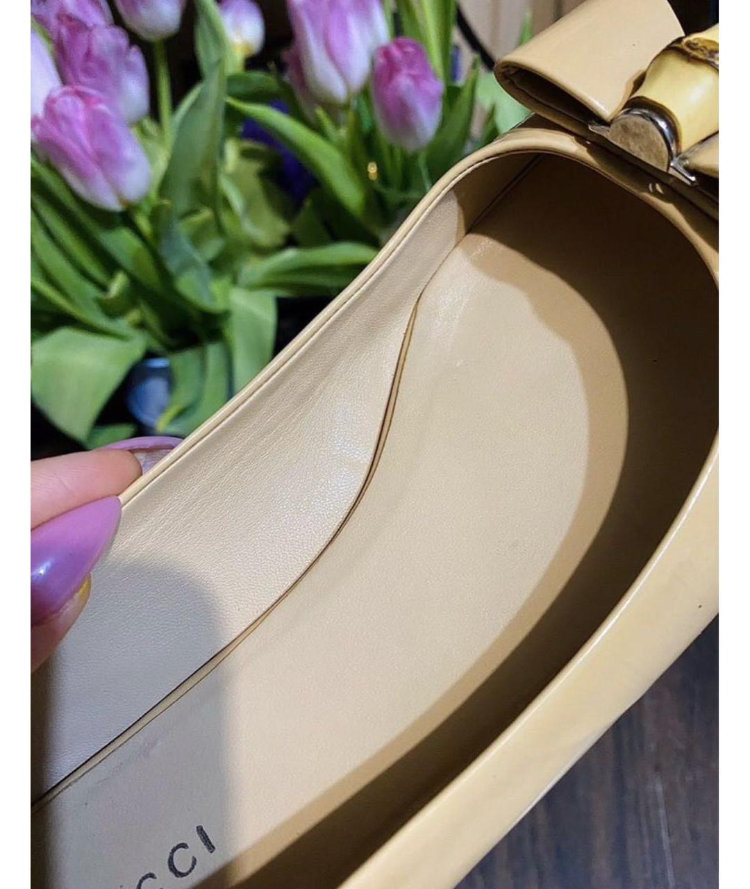 GUCCI Бежевые балетки из лакированной кожи, фото 6