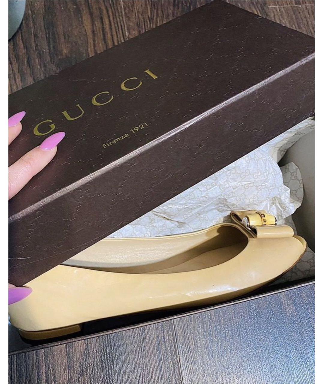 GUCCI Бежевые балетки из лакированной кожи, фото 8