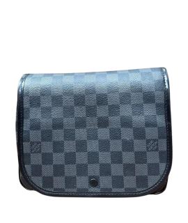 LOUIS VUITTON Дорожная и спортивная сумка