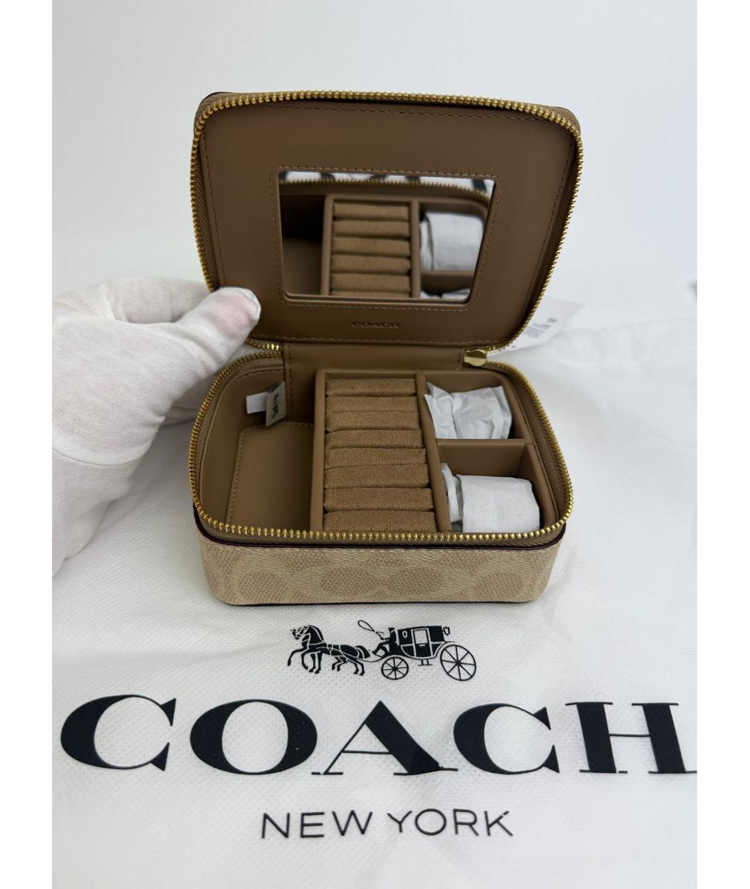 COACH Бежевая косметичка, фото 3