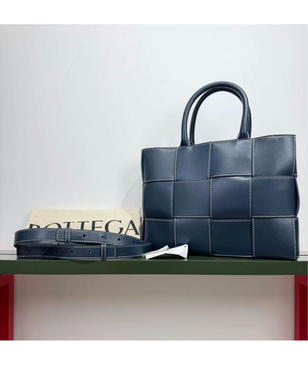 BOTTEGA VENETA Темно-синяя кожаная сумка тоут, фото 6