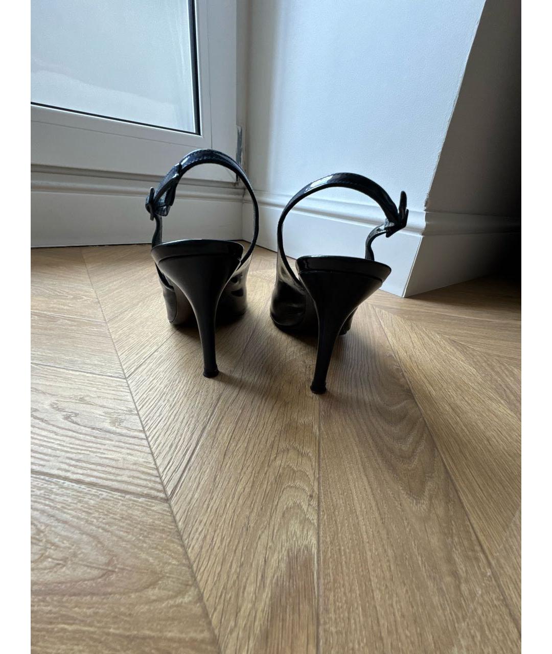 STUART WEITZMAN Темно-синие туфли из лакированной кожи, фото 4