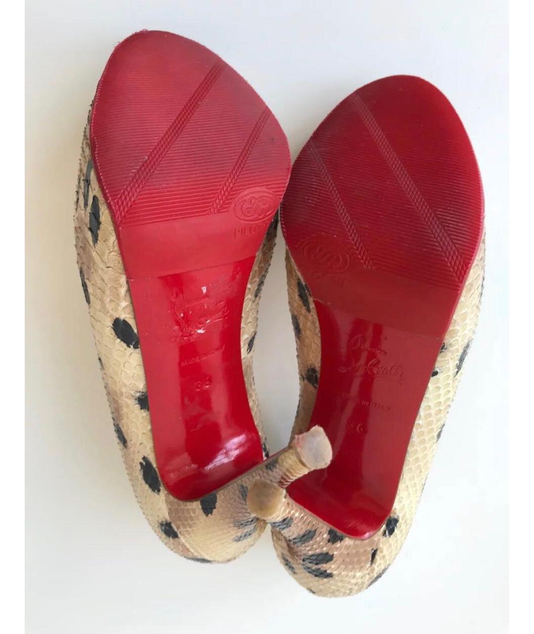 CHRISTIAN LOUBOUTIN Бежевые туфли из экзотической кожи, фото 6