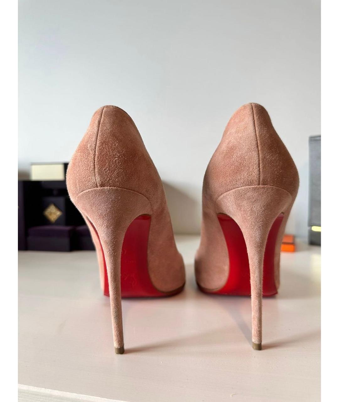 CHRISTIAN LOUBOUTIN Бежевые замшевые туфли, фото 2