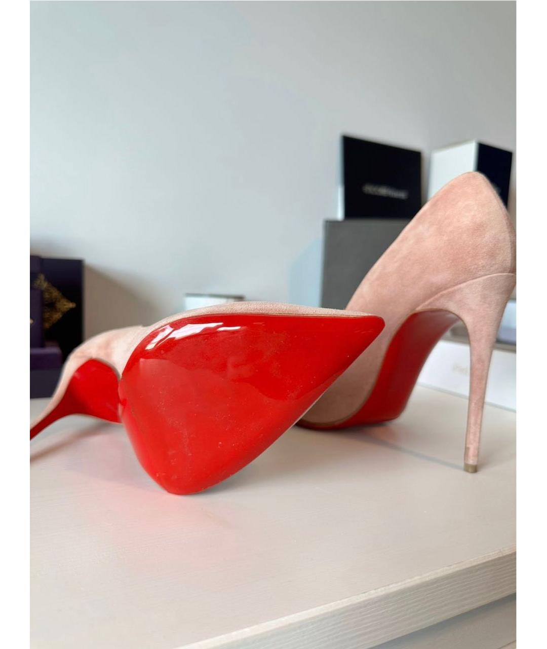 CHRISTIAN LOUBOUTIN Бежевые замшевые туфли, фото 3