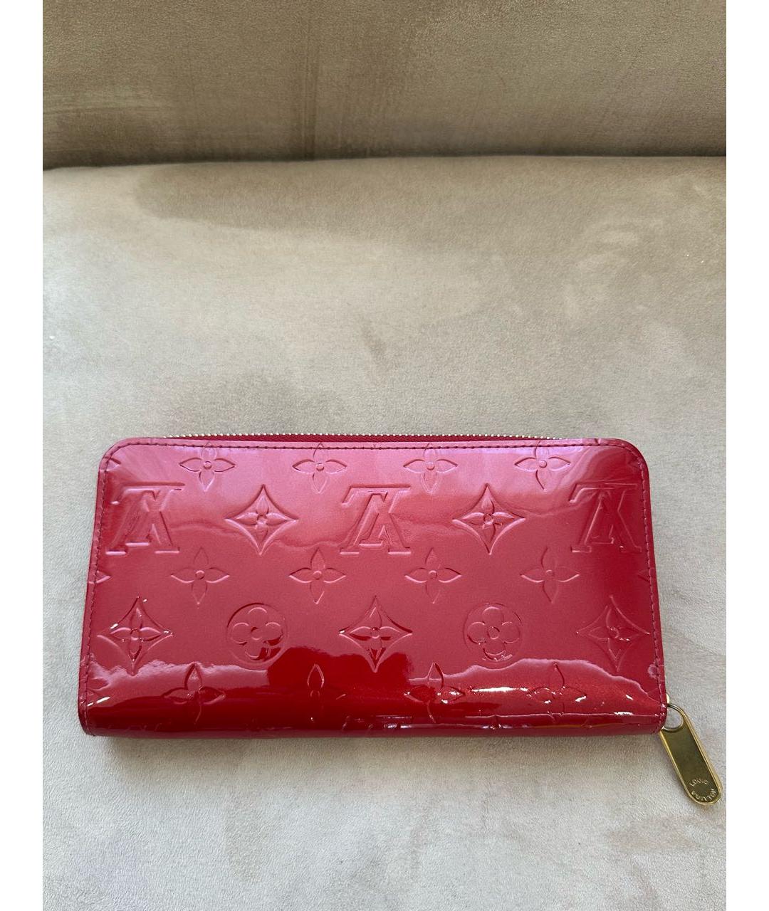 LOUIS VUITTON Красный кошелек из лакированной кожи, фото 7
