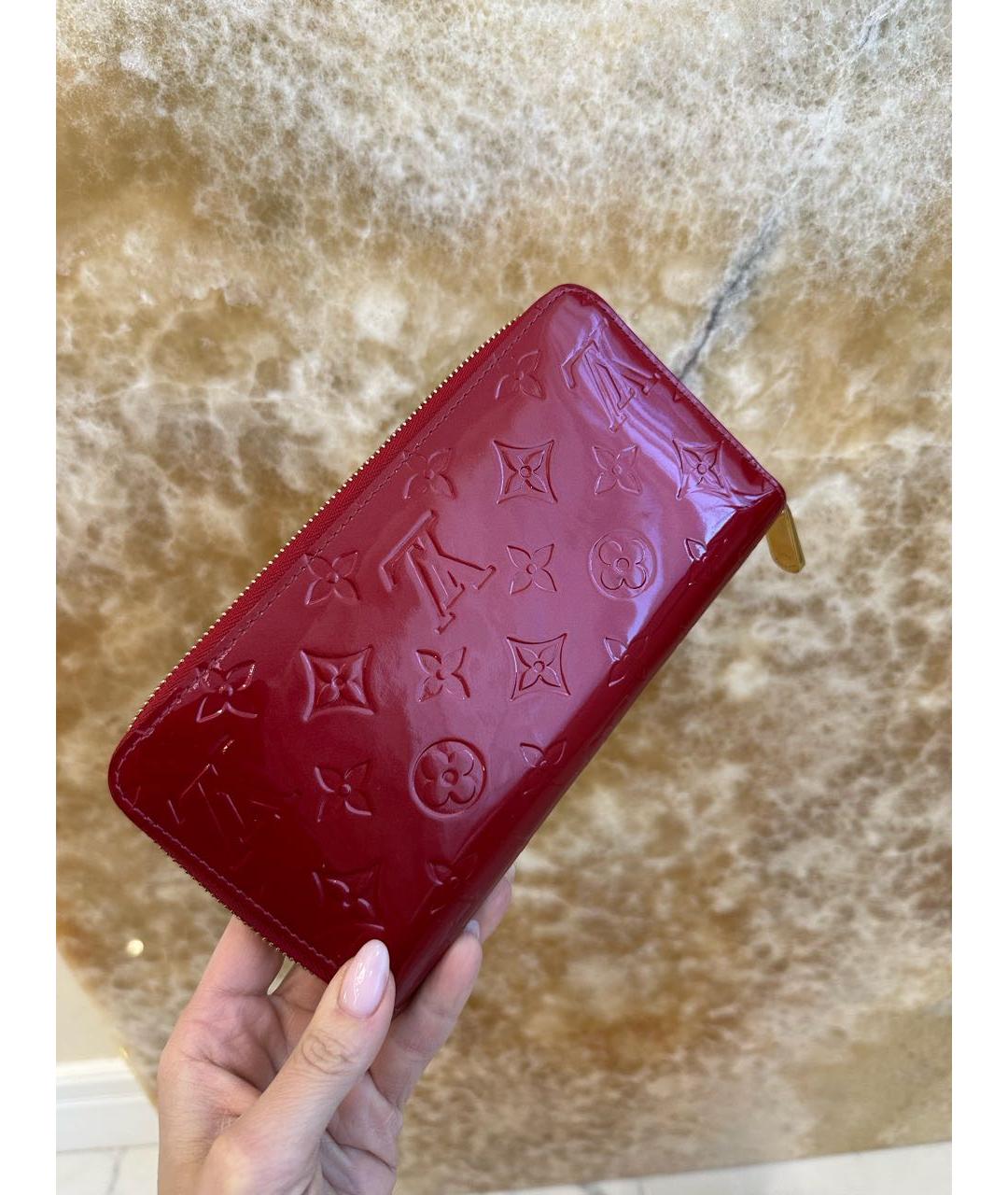 LOUIS VUITTON Красный кошелек из лакированной кожи, фото 5
