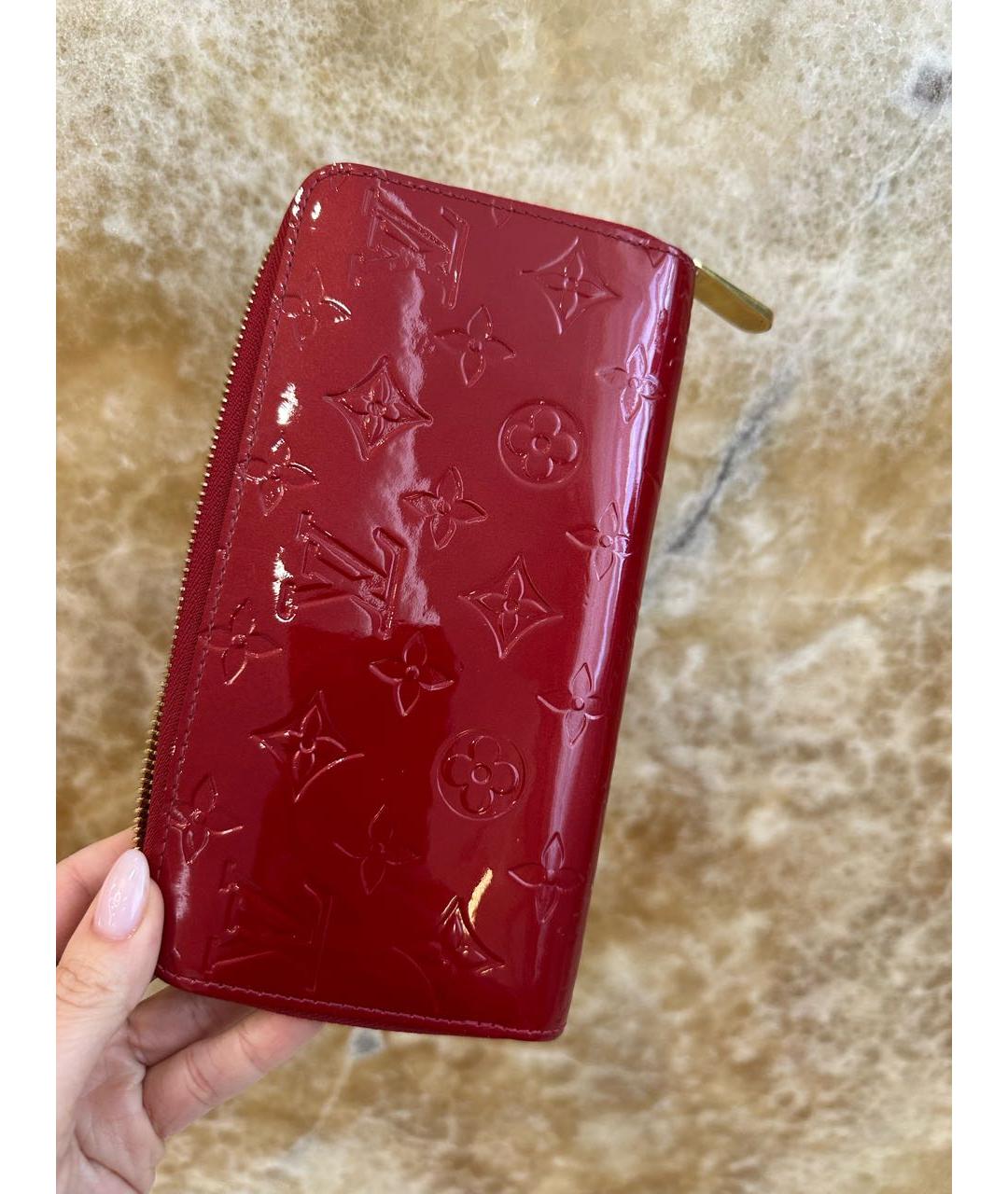 LOUIS VUITTON Красный кошелек из лакированной кожи, фото 3
