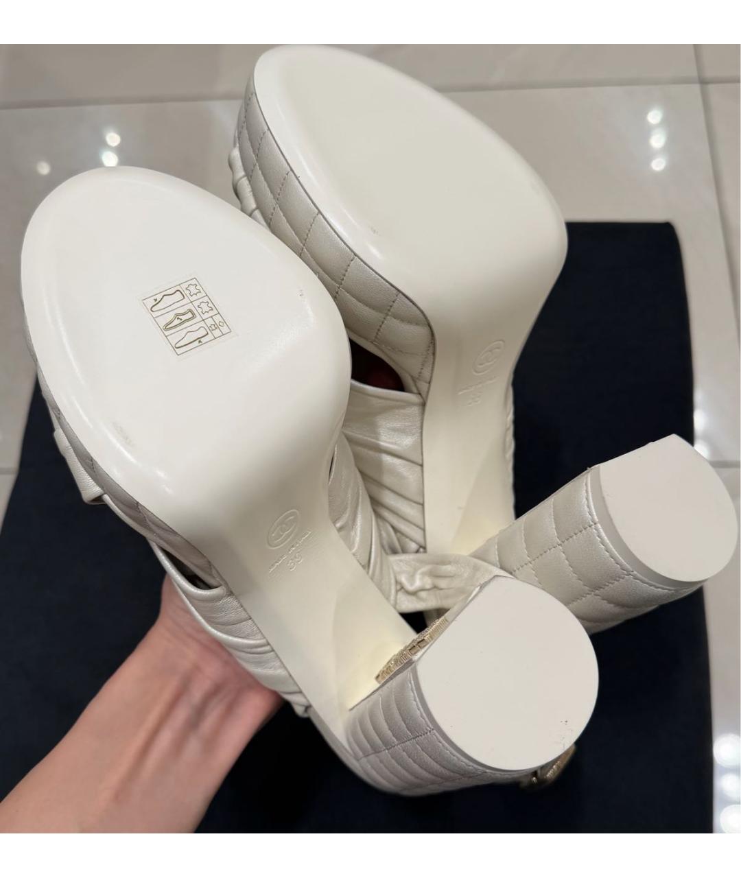 CHANEL Бежевые кожаные босоножки, фото 4