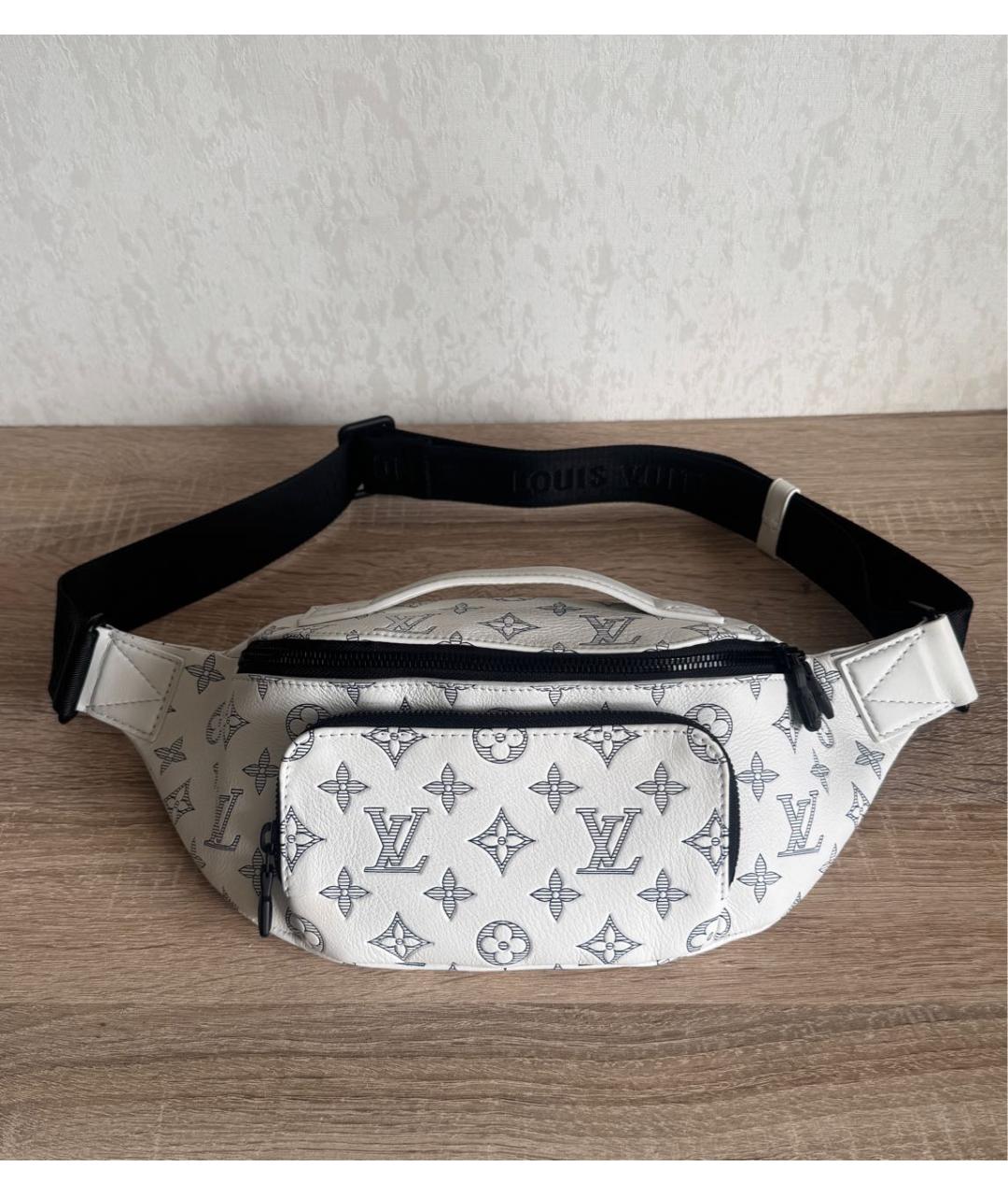 LOUIS VUITTON Кожаная поясная сумка, фото 9