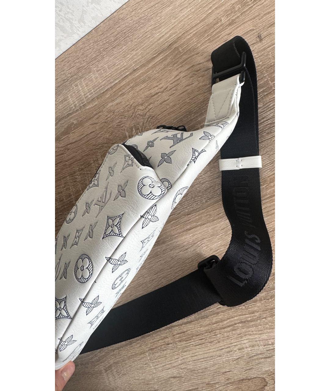 LOUIS VUITTON Кожаная поясная сумка, фото 2